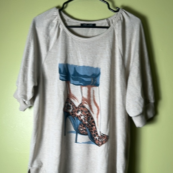 Love+Lace Graphic Design Women's Cream Top with Artistic Print - Picture 2 of 8